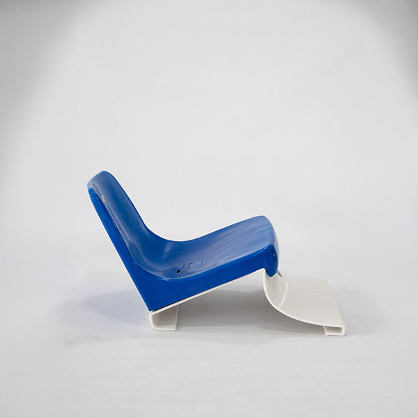 Asiento Original del Estadio Santiago Bernabéu con soporte de pared. Escudo del Real Madrid.